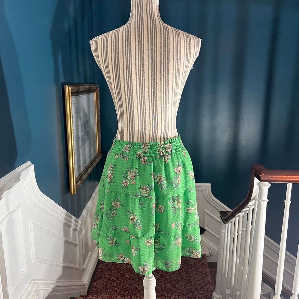 LOFT Bright Green floral smocked waist small lined spring summer S421